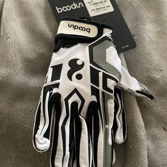 Batting gloves - Picture 5 of 8